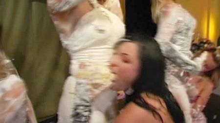 Русская Мама Преподает Сыну Анатомию Тела