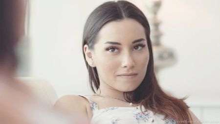 Видео Мама Сосет И Принимает Сперму В Рот