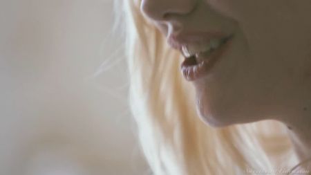 Дефиле В Купальниках Бикини Крупным Планом