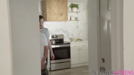 Старые Лесбиянки На Кухне Видео