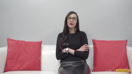 Видео Девушки Доминируют Бисексуалов Сперма В Рот