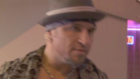 Секс Видео Скрытой Камерой В Салоне Красоты